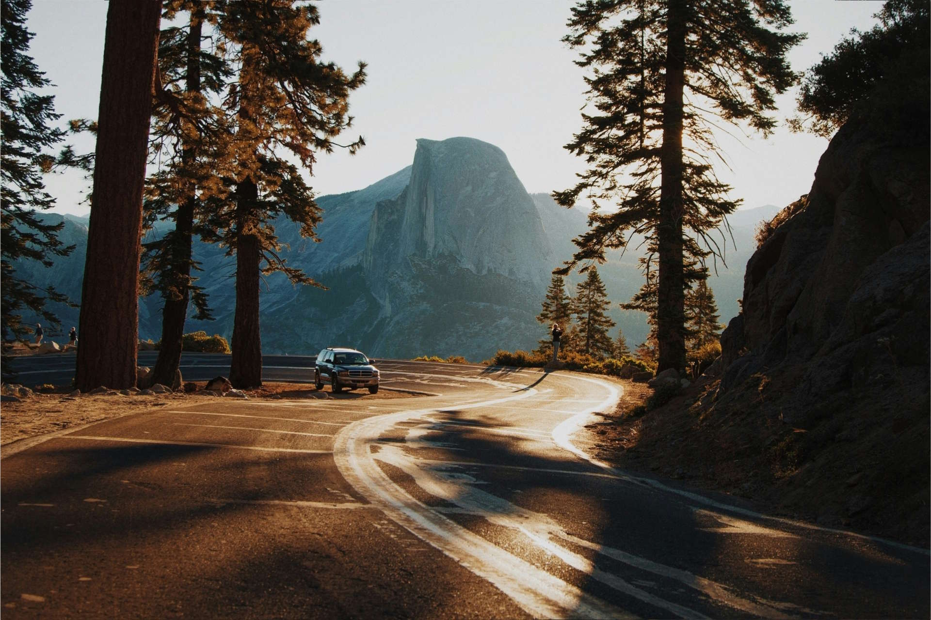 How Car Rental Agents Handle the Rush with The Right Tools