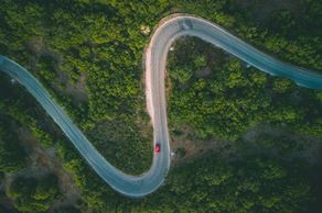 Choosing a Car Rental System? Start With These 5 Essential Features